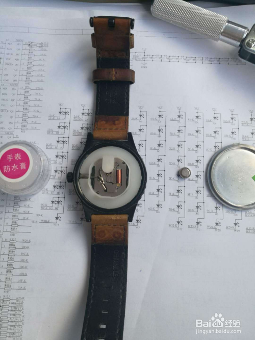 2、如何用電子設(shè)備更換手表：如何拆卸手表并更換電池