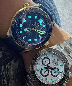 一見鐘情！從黑色海馬300到間金藍(lán)黃金海馬300的驚艷轉(zhuǎn)變