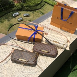 LV女包包批發(fā)鑒定師分享熱文，輕松鑒定一只假一真的LV包包！