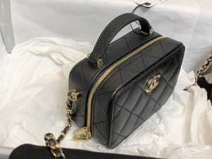 香奈兒包包精仿一比一與正品之間區(qū)別：是假貨嗎？